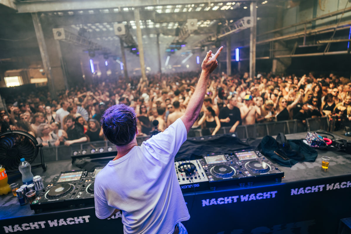 Loading... just a sec